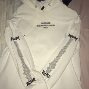 Justin Bieber tour sweater